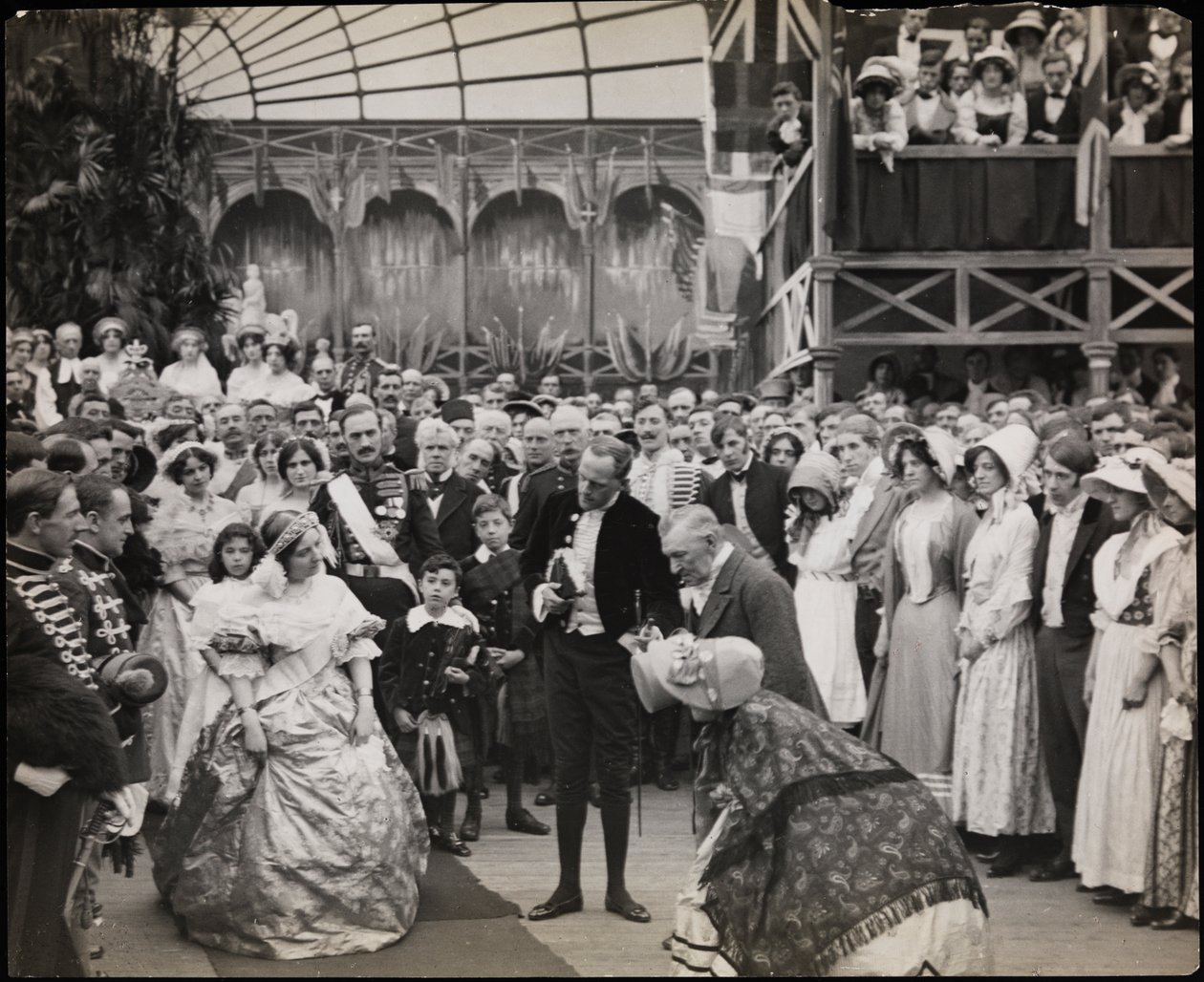 Fénykép a "Sixty Years a Queen" című filmből, 1914 körül (f/w fotó) alkotó: Company Byron