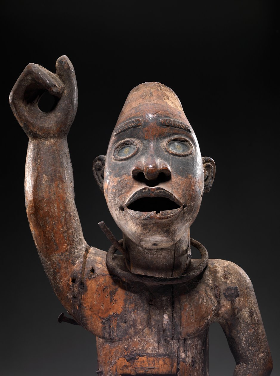 Nkisi (fa, vas és üveg) alkotó: Congolese