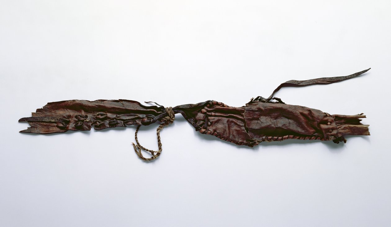 Az Oetzi jégembernél talált bőrtöredék (bőr) alkotó: Copper Age