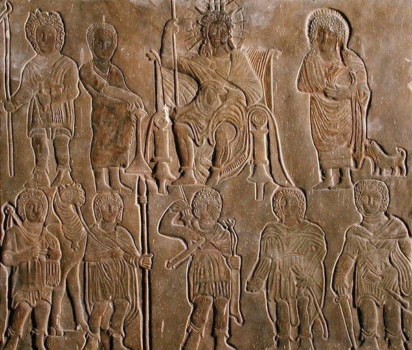 Egy istenített római császárt ábrázoló dombormű, amint egyiptomi nomádok hódolnak neki. alkotó: Coptic