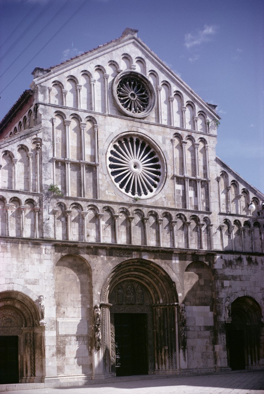 A katedrális homlokzata alkotó: Croatian School