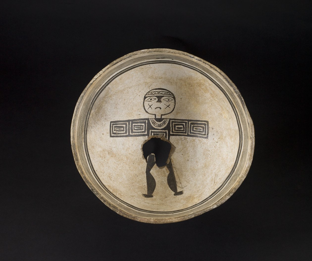 Tál festett motívumokkal, 1200-1300 körül (kerámia pigmenttel) alkotó: Culture Mimbres