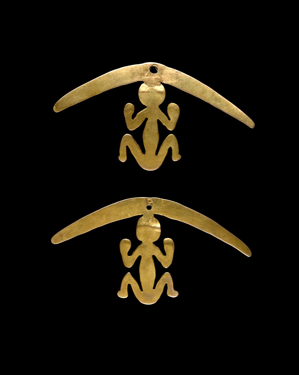 Füllengőpár, i.sz. 600-1600 (kalapált és vágott arany) alkotó: Culture Nariño