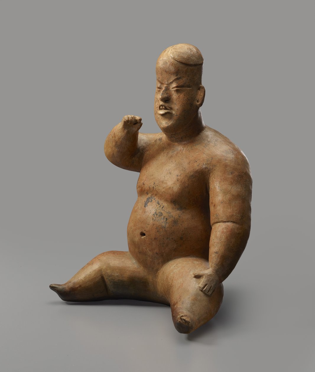 Ülő figura (cserépedény csúszdával) alkotó: Culture Olmec
