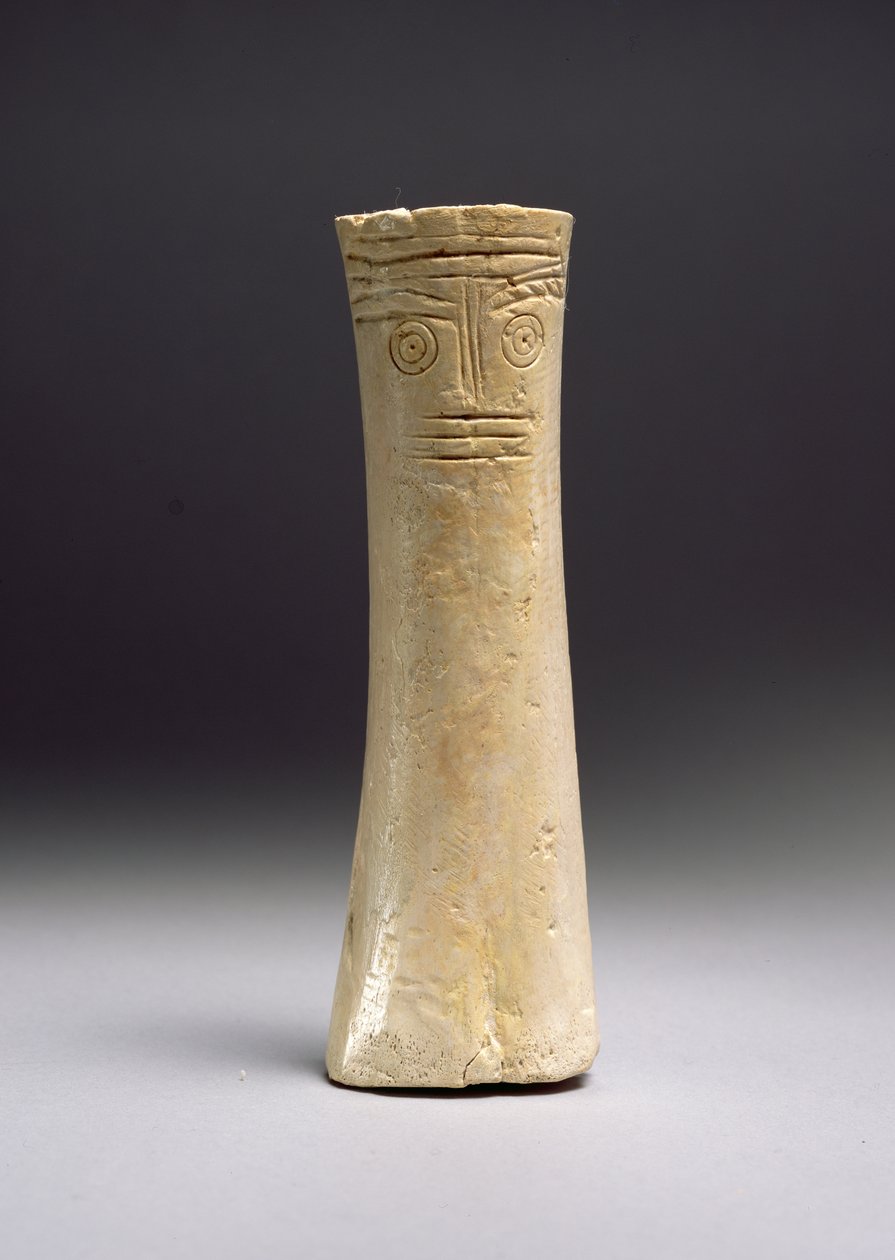 Faragott figura, kora bronzkor, ie 2700-1900 (csont) alkotó: Cypriot