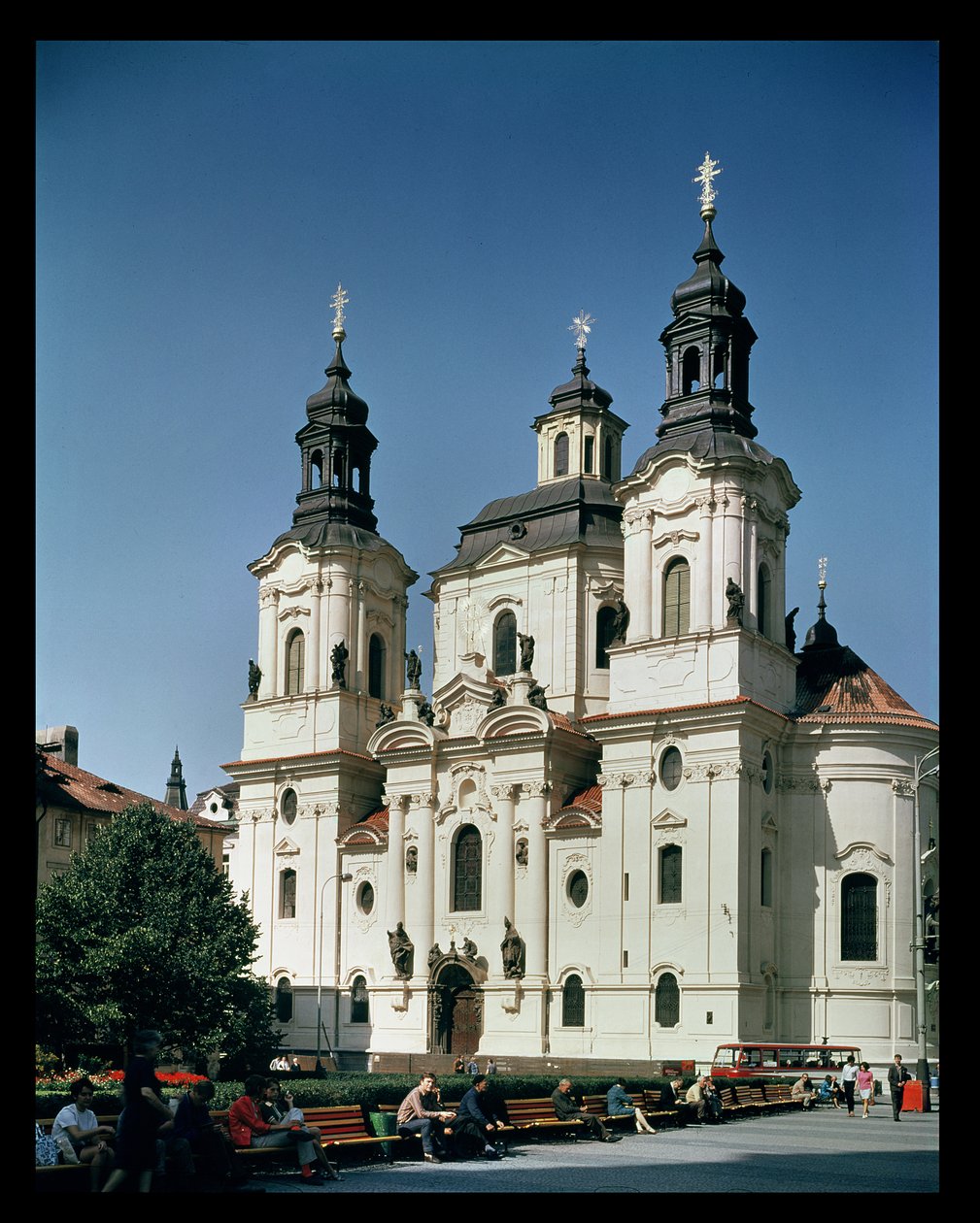 Az 1703-61 között épült Szent Miklós-templom alkotó: Czech School
