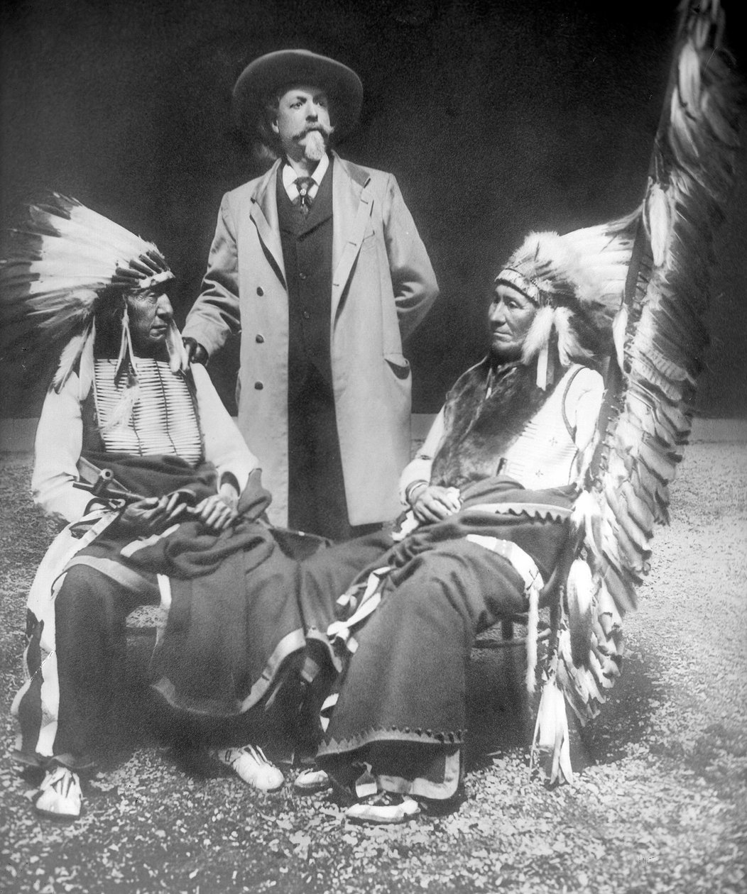 William F. Cody vörös felhővel és amerikai lóval alkotó: David Frances Barry
