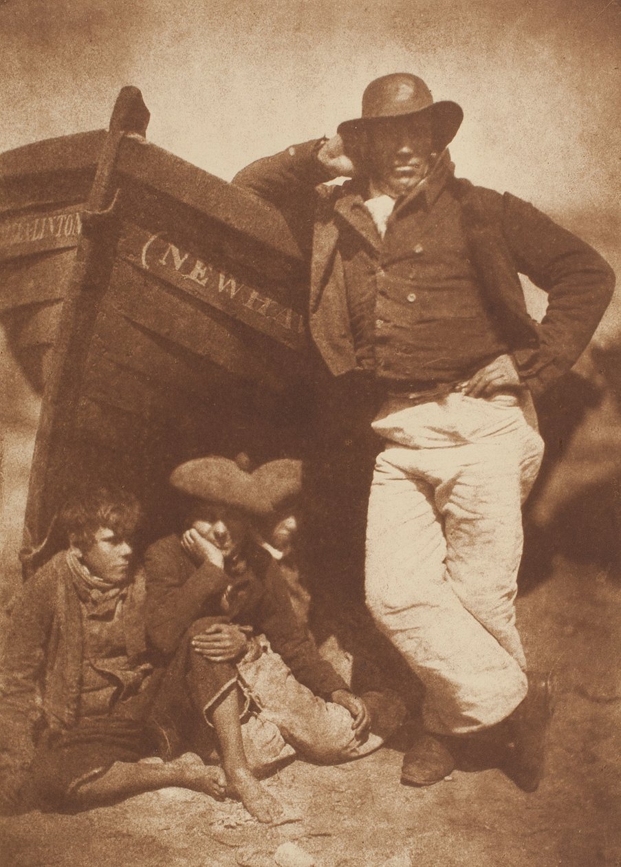 James Linton és három fiú, Newhaven, 184347, nyomtatott c. 1916. Alkotók: David Octavius Hill, Robert Adamson, Hill & Adamson. alkotó: Hill and Adamson