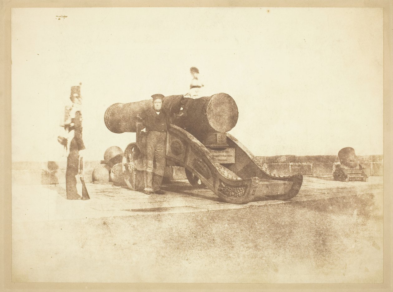 A "Mons Meg" ágyú az edinburghi várban, és a királyi skótok 2. zászlóaljának közlegénye, aki 1846-ban a várat őrizte. alkotó: David Octavius Hill