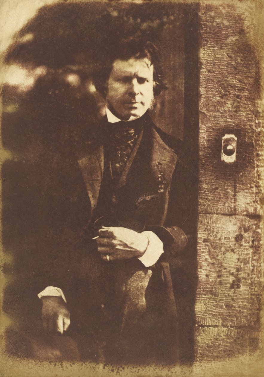 David Octavius Hill az Edinburgh-i Rock House kapujában alkotó: David Octavius Hill and Robert Adamson