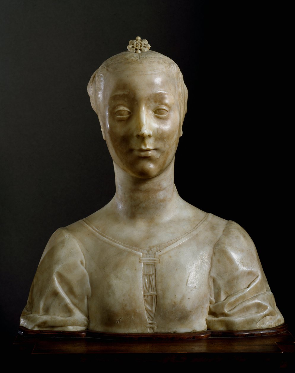 Fiatal hölgy mellszobra Desiderio da Settignano (kb. 1430-1464) márványszobra, 146 cm, Firenze, Bargello Nemzeti Múzeum alkotó: Desiderio da Settignano