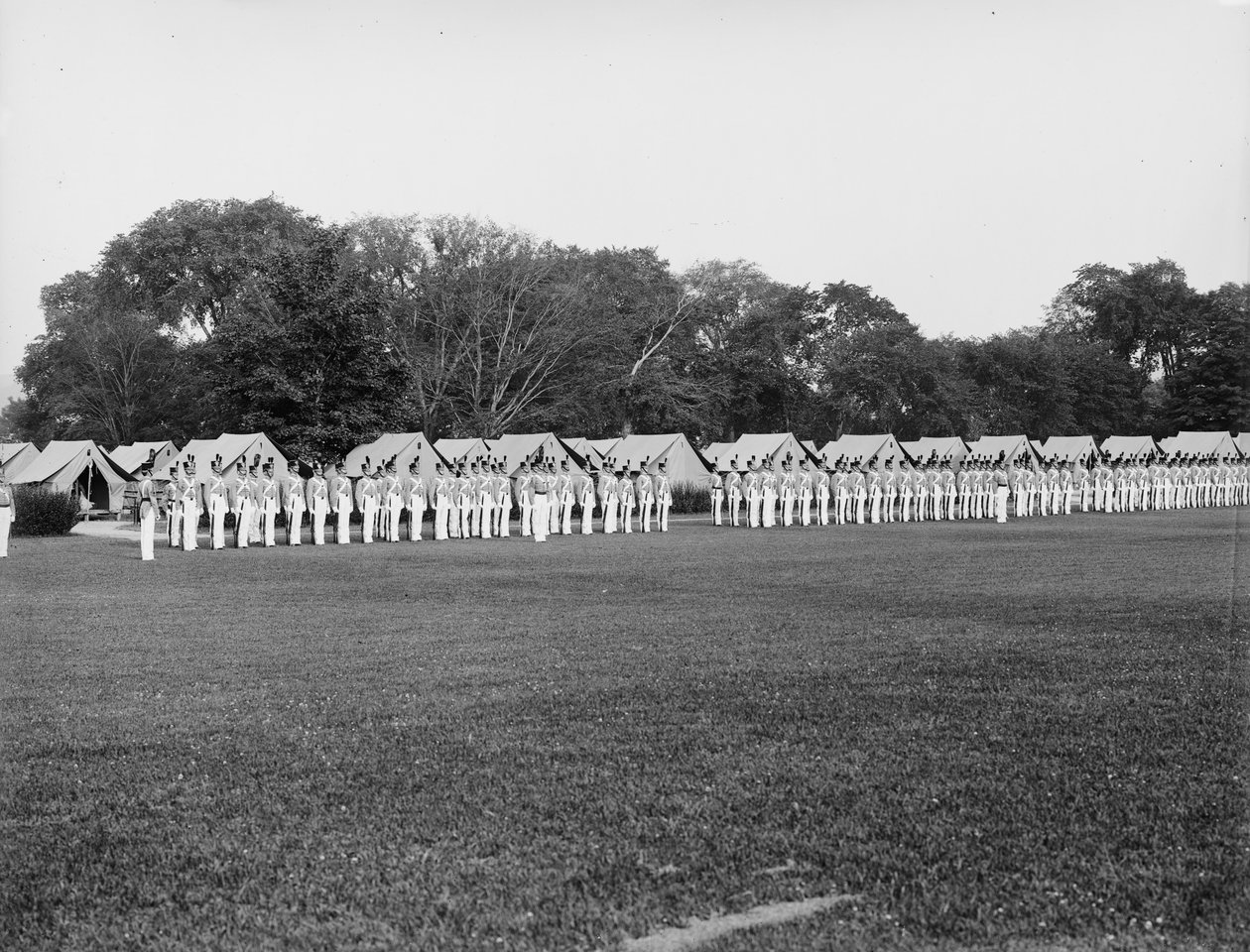 Ruhafelvonulás, naplemente fegyver és színek, West Point, New York, 1905 körül alkotó: Detroit Publishing Co.