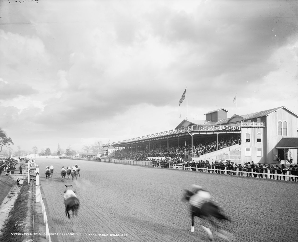 Egy mozgássérült célba érése, Crescent City Jockey Club, New Orleans, Louisiana, 1906 körül. alkotó: Detroit Publishing Co.