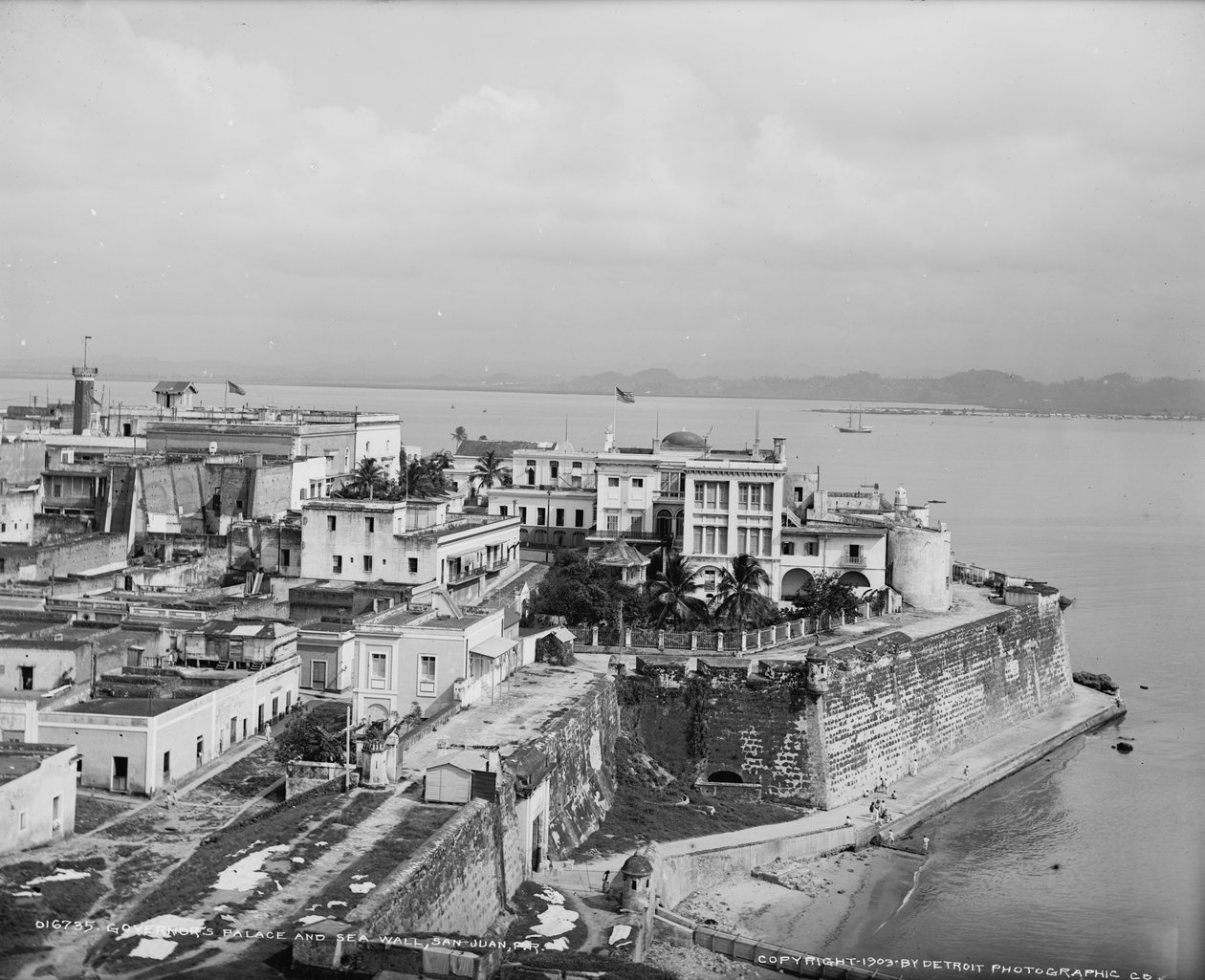Kormányzói palota és tengerfal, San Juan, Puerto Rico, 1903 körül alkotó: Detroit Publishing Co.