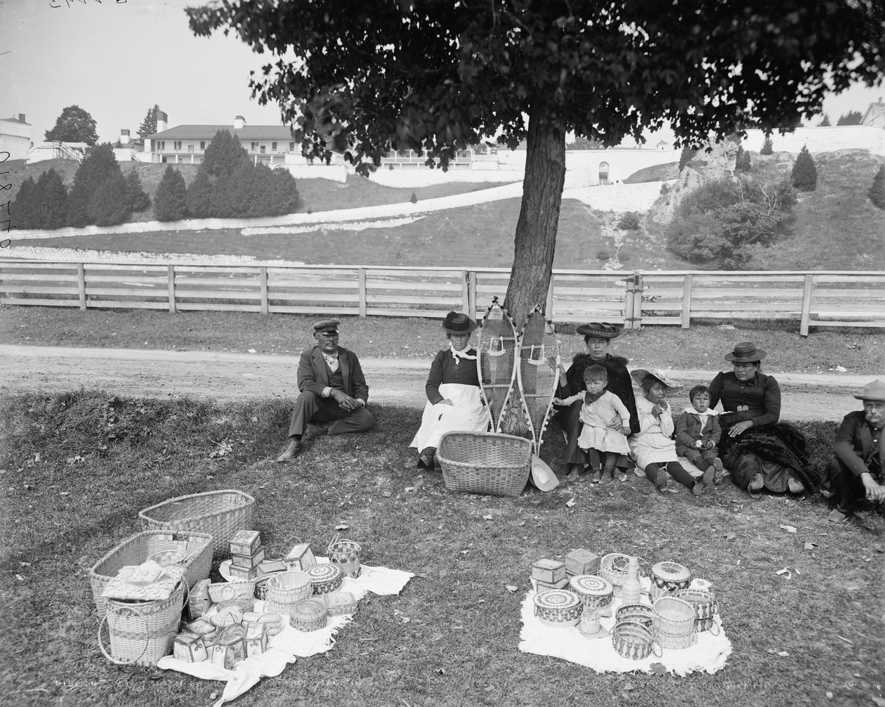 Indiai kosárpiac, Mackinac, 1905 körül alkotó: Detroit Publishing Co.