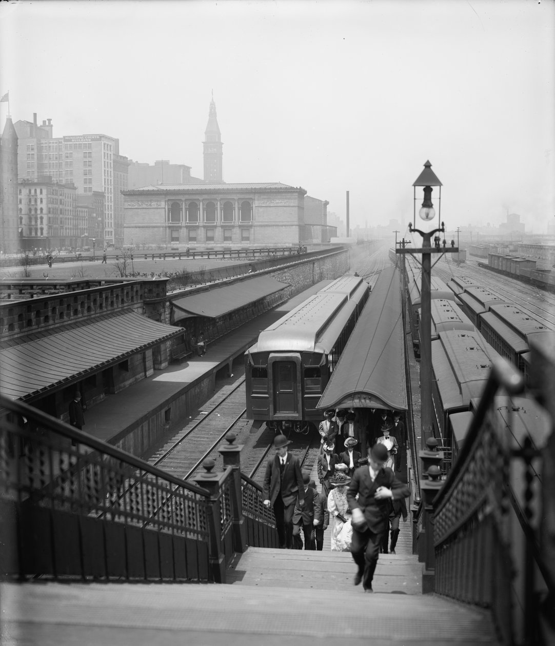 Érkezés Chicagóba a külvárosból, 1907 körül (f/w fotó) alkotó: Detroit Publishing Co.