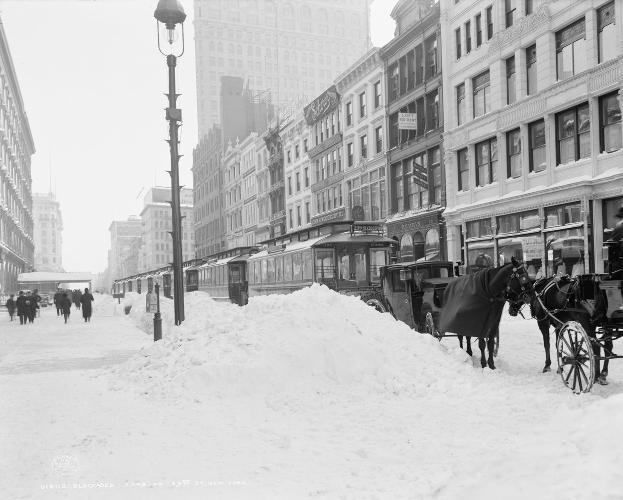 Szállítás blokkolva a 23. utcában egy hóvihar után, New York, 1905 körül (f/w fotó) alkotó: Detroit Publishing Co.