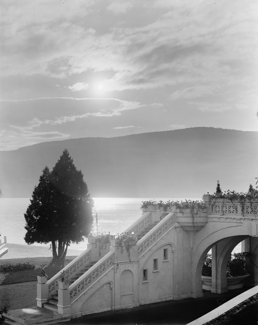 Moonlight on Lake George, Fort William Henry Hotel, Lake George, NY, 1900-1915 alkotó: Detroit Publishing Co.