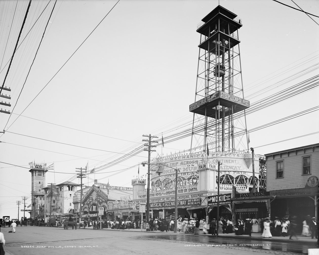 Surf Avenue, Coney Island, 1904 körül (f/w fotó) alkotó: Detroit Publishing Co.