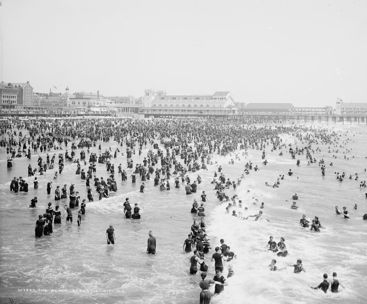 The Beach, Atlantic City, 1904 körül (f/w fotó) alkotó: Detroit Publishing Co.