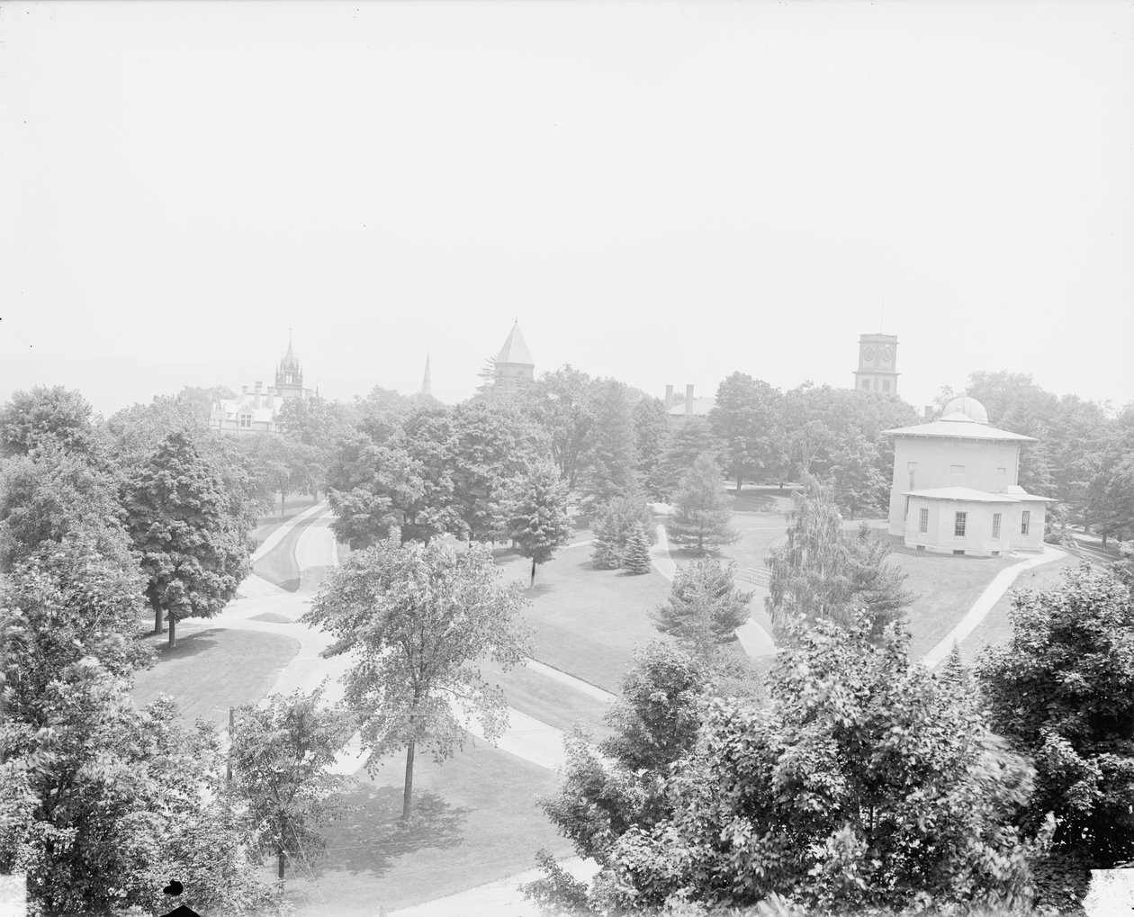 A Campus, Amherst College alkotó: Detroit Publishing Co.