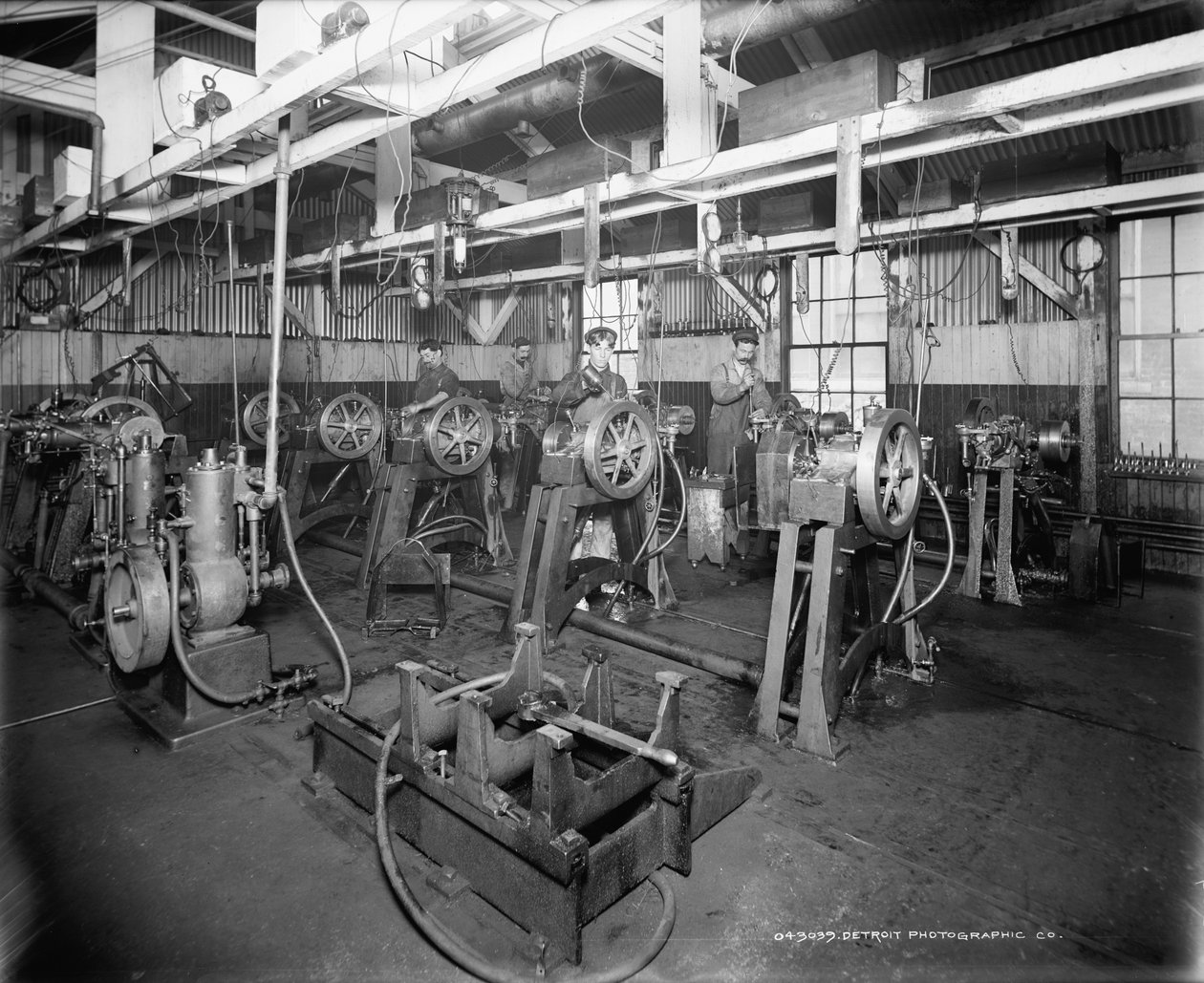 Tesztterem, Leland & Faulconer Manufacturing Company, Detroit alkotó: Detroit Publishing Co.
