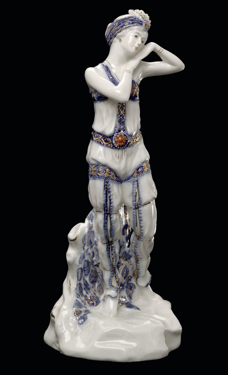 Tamara Karsavina (1885-1978) Zobeide szerepében N. Rimszkij-Korszakov - Dmitrij Iosifovich Ivanov (1880-1938) című balett-szeherázadban. Porcelán, mázas díszítés alkotó: Dmitry Iosifovich Ivanov
