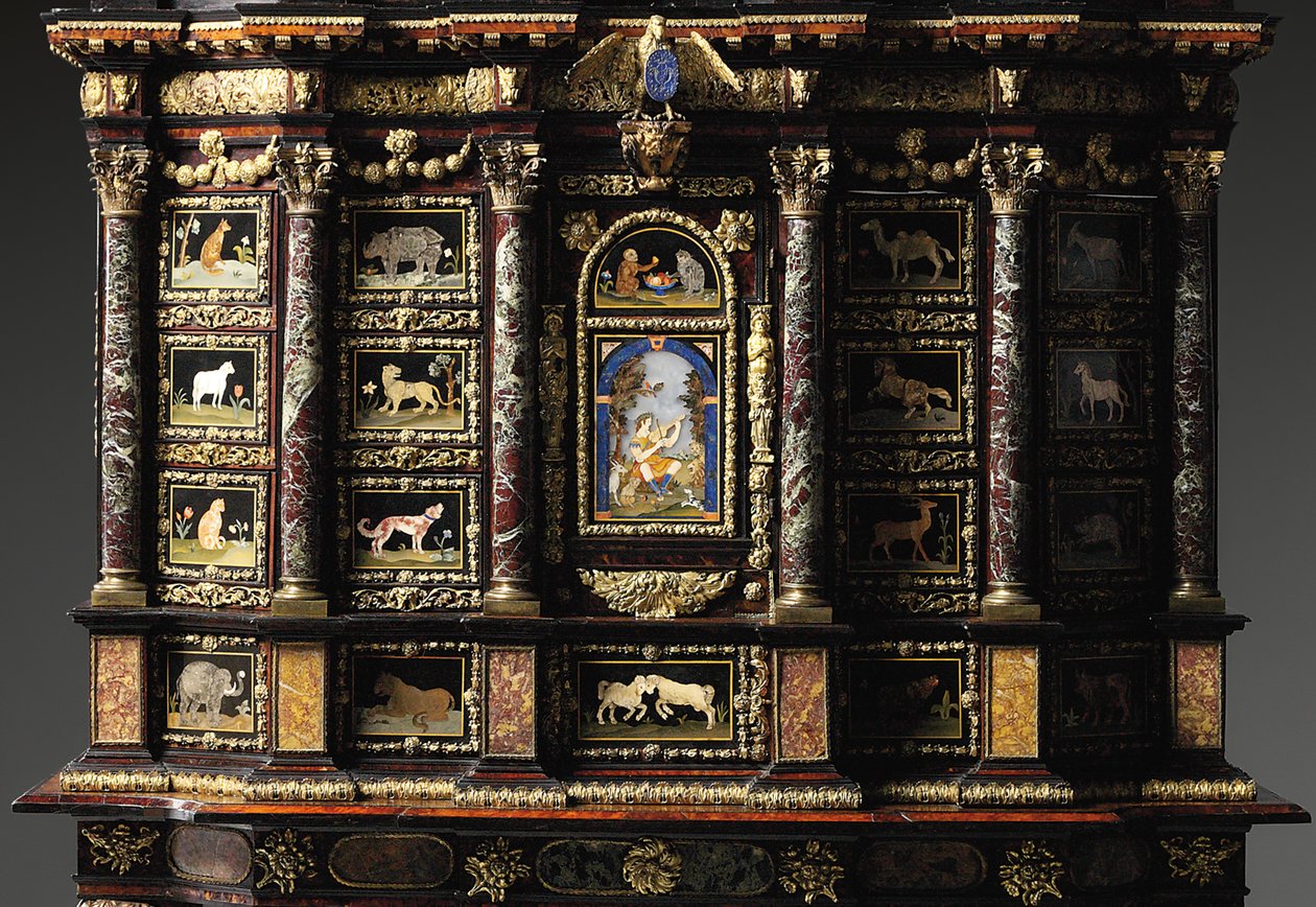 XIV. Lajos állványos szekrény (aranyozott bronz, pietra dura, teknőspáncél, kőris, ebonizált és aranyozott parcella) (lásd még: 1766355-6) alkotó: Domenico and Gobelins workshop (attr. to) Cucci
