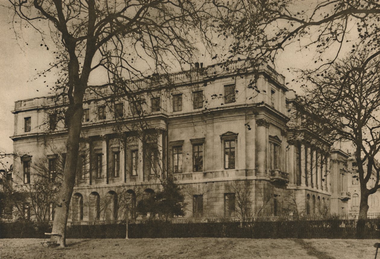 Kilátás a London Múzeumra a Lancaster House-ban a Green Park Railings-en keresztül, 1935. alkotó: Donald McLeish