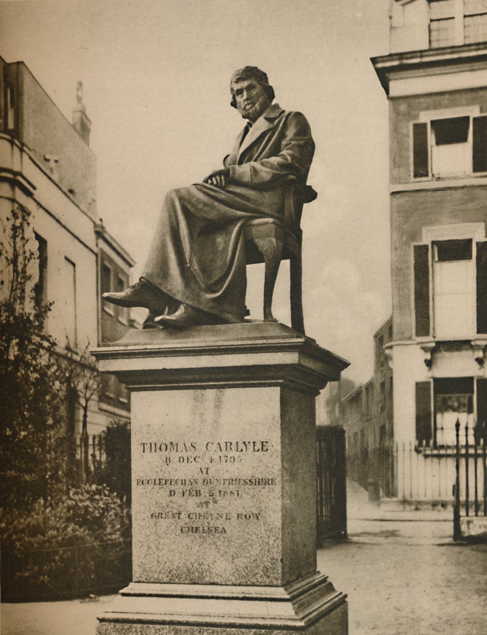 A Cheyne Walk Gardensben Thomas Carlyle örökké elmélkedik a filozófián, 1935. alkotó: Donald McLeish