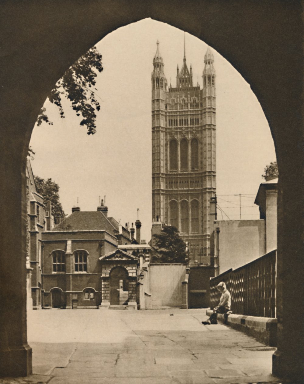 Little Deans Yard Westminsterben: Egy angol állami iskola képe, 1935. alkotó: Donald McLeish