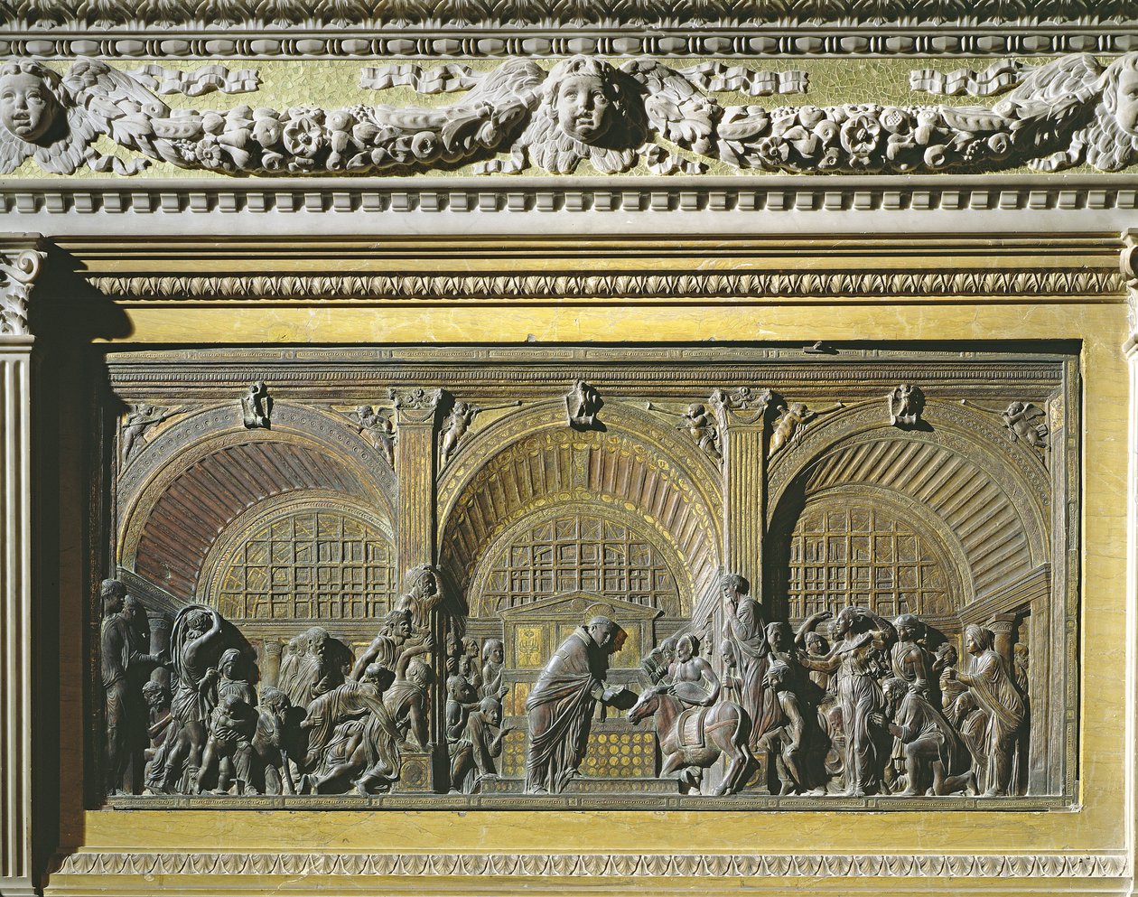 Főoltár (bronz) alkotó: Donatello
