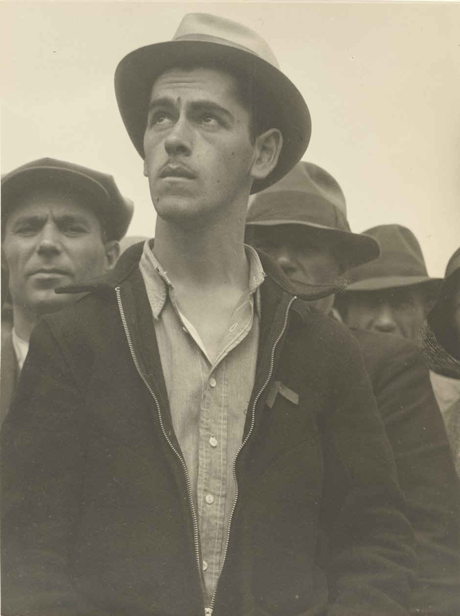 Street Meeting, San Francisco / "Itt a demokrácia túlél" / "Mi jön még" alkotó: Dorothea Lange