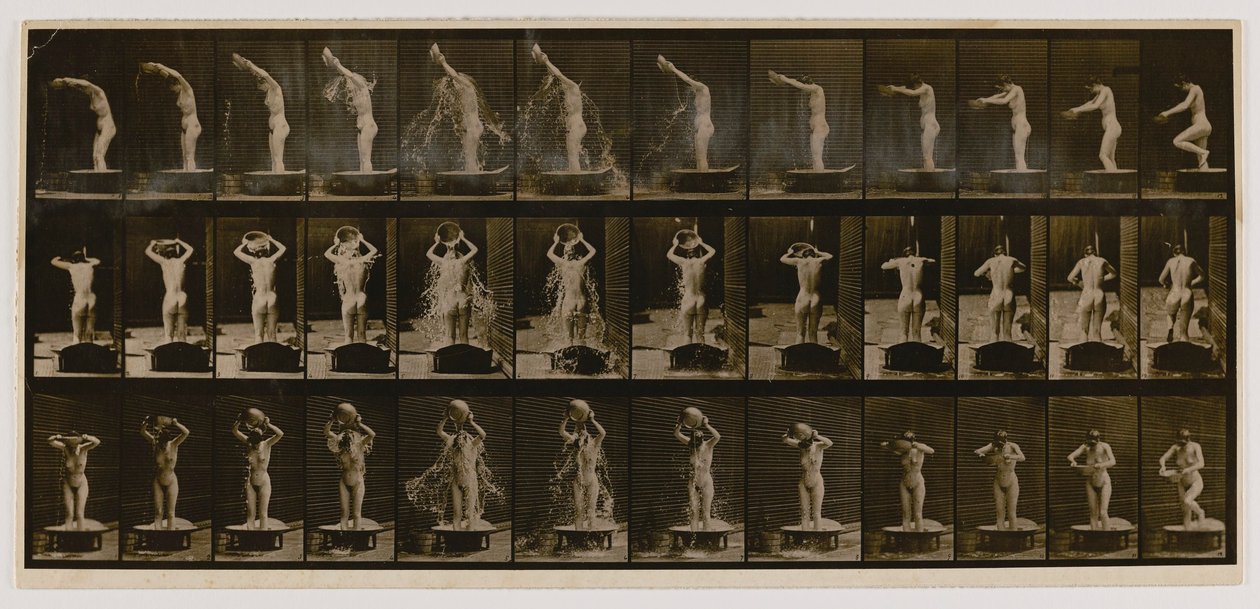 Nő, aki egy tál vizet önt a fejére, az Animal Locomotion (Állati mozgás) című könyvből. alkotó: Eadweard Muybridge
