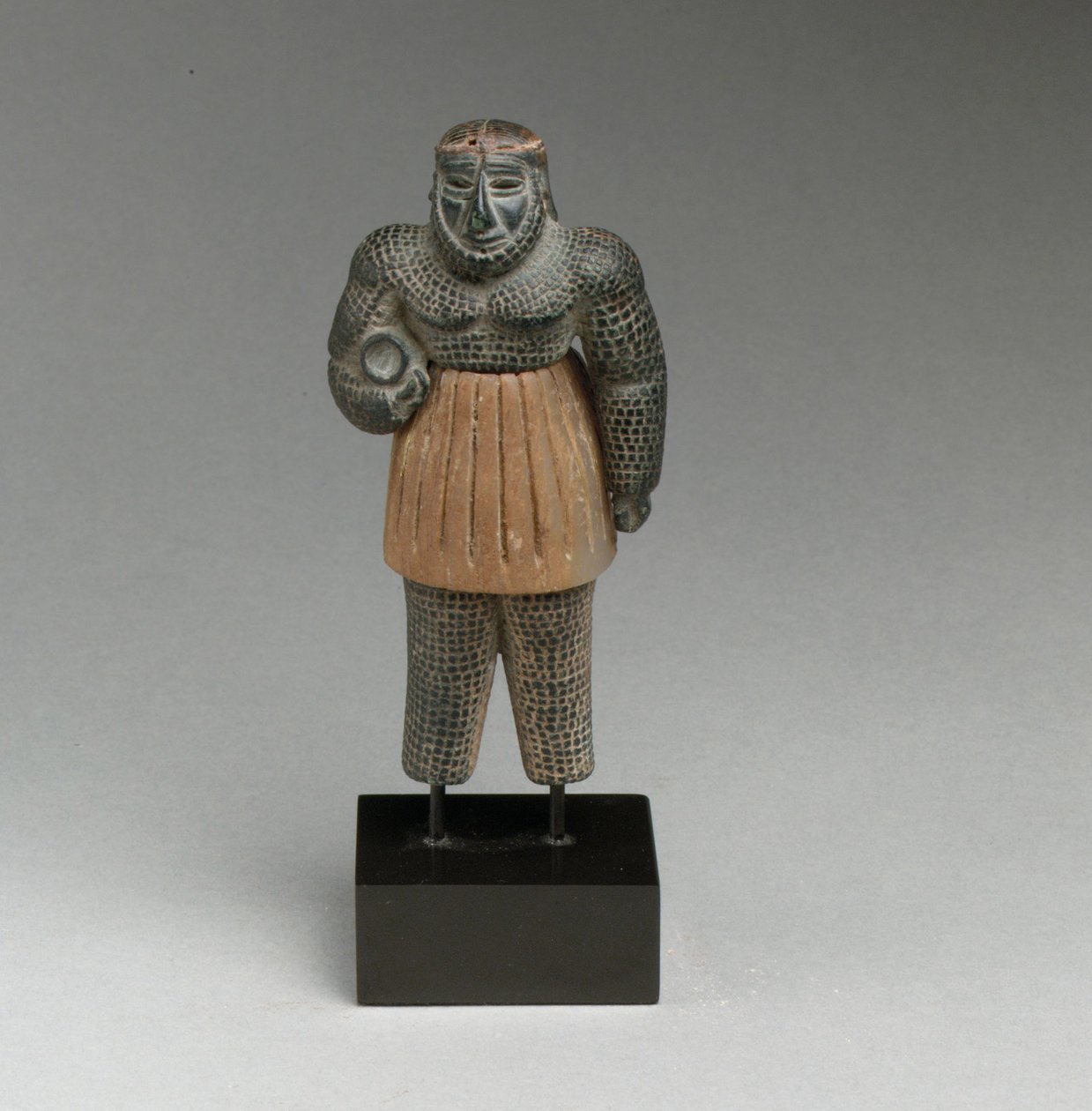 Szörnyű férfialak (klorit, kalcit, arany, vas) alkotó: Early Bronze Age