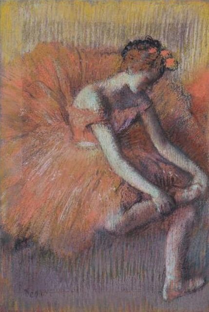 Táncosnő igazítja a szandálját alkotó: Edgar Degas