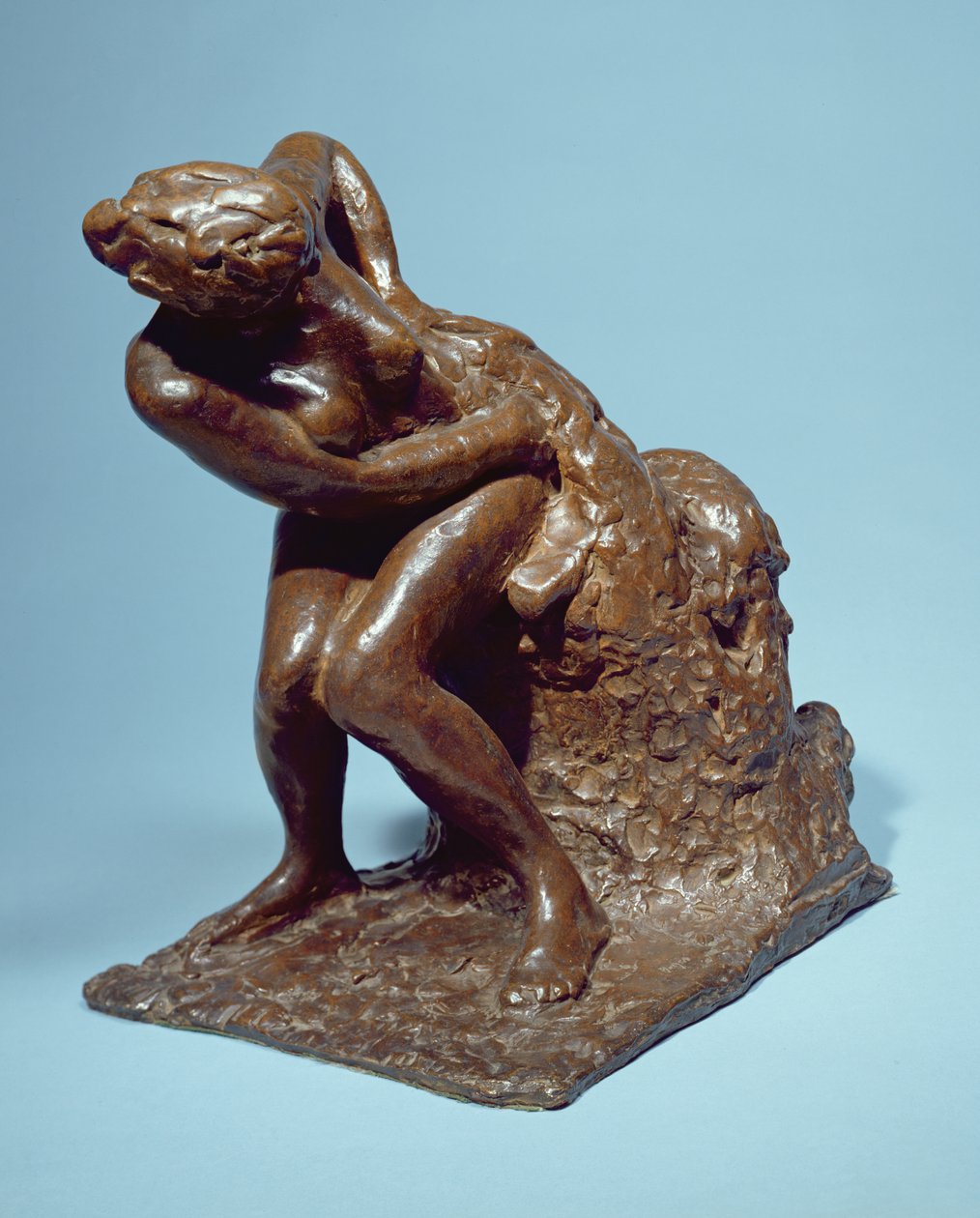 Ülő nő, aki a bal oldalát szárítja (bronz) (lásd még: 351902) alkotó: Edgar Degas