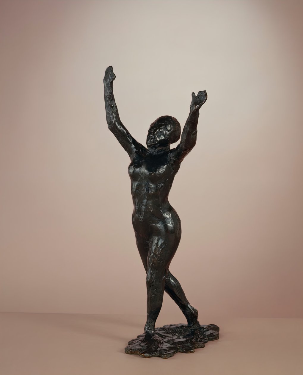 Táncos halad előre, felemelt karok, c. 1882-1898cast c. 1919-1931. alkotó: Edgar Degas