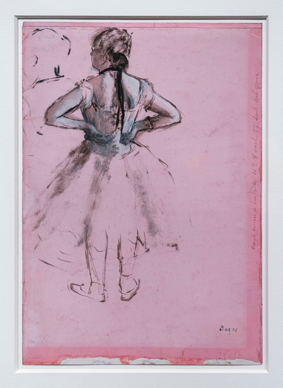 Táncos, hátulnézet, csípőre tett kézzel. 1873 körül. Olajfestmény, papíron alkotó: Edgar Degas
