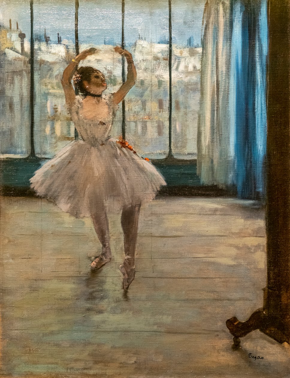 Táncosnő pózol egy fotós házában (1874). Olajfestmény. alkotó: Edgar Degas