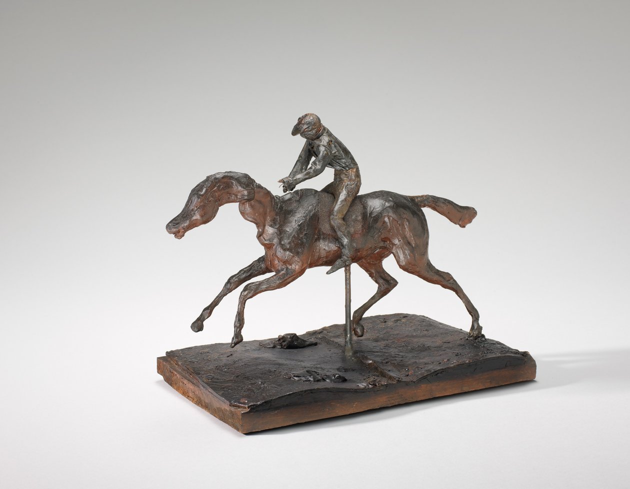 Ló vágta a jobb lábán, a bal hátsó láb csak érinti a talajt, valószínűleg 1890-es évek. alkotó: Edgar Degas