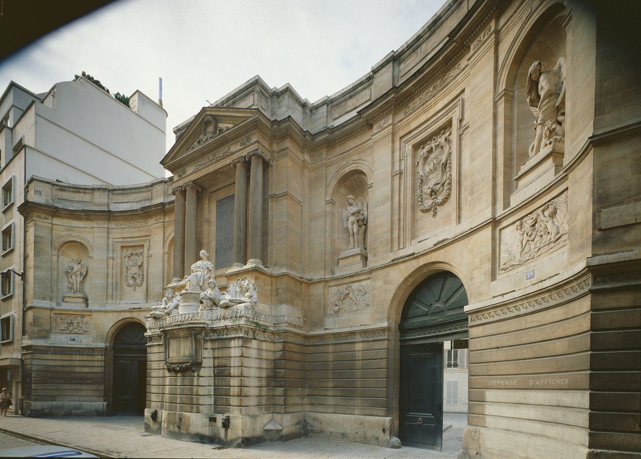 A Fontaine des Quatre Saisons, Rue de Grenelle, 1739-46 között épült alkotó: Edmé Bouchardon