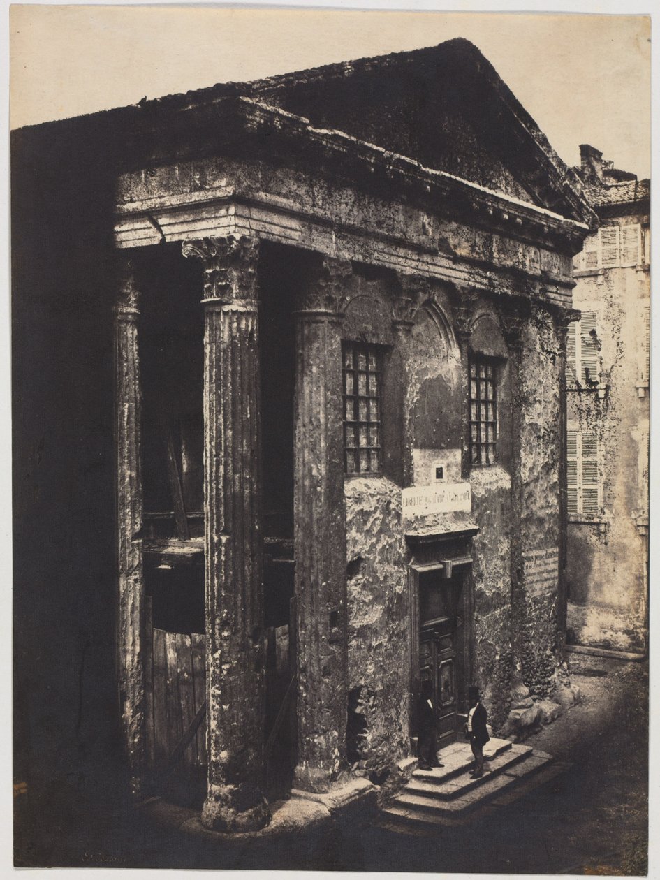 Homlokzat, Augustus és Livia temploma, Vienne, 1851. alkotó: Édouard Baldus