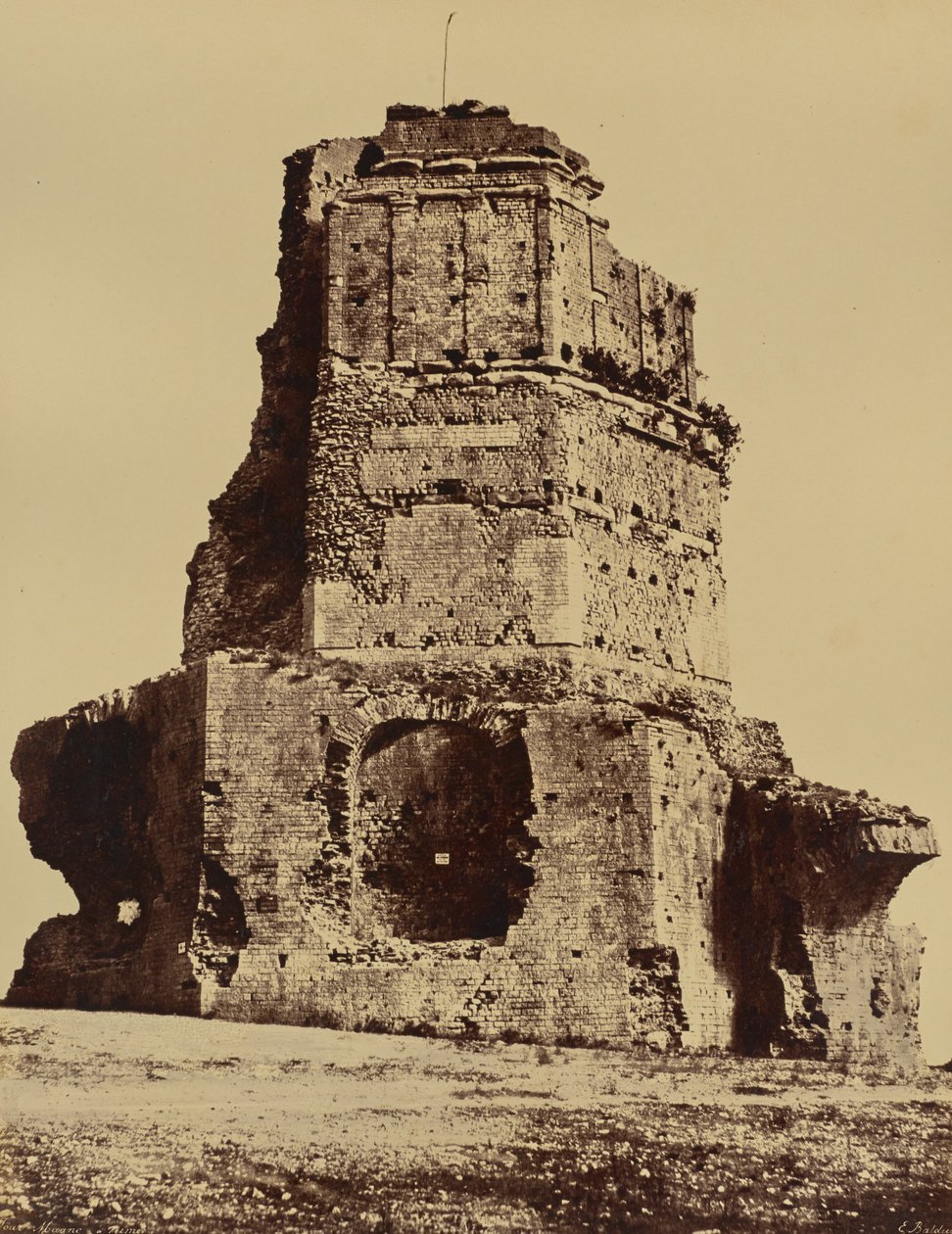 Nîmes. Tour Magne alkotó: Édouard Baldus