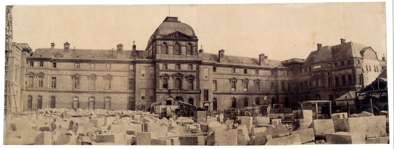 A Louvre Múzeum: a Napóleon-udvar a körhinta felől alkotó: Edouard Denis Baldus