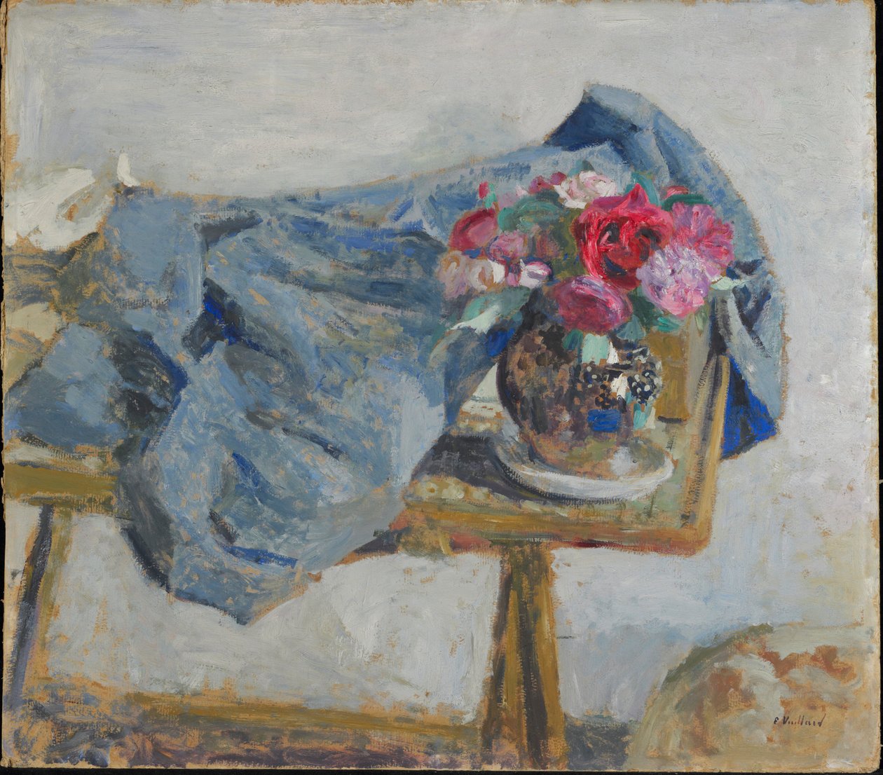 Piros rózsák és szövetek az asztalon, 1900-1901. alkotó: Edouard Vuillard