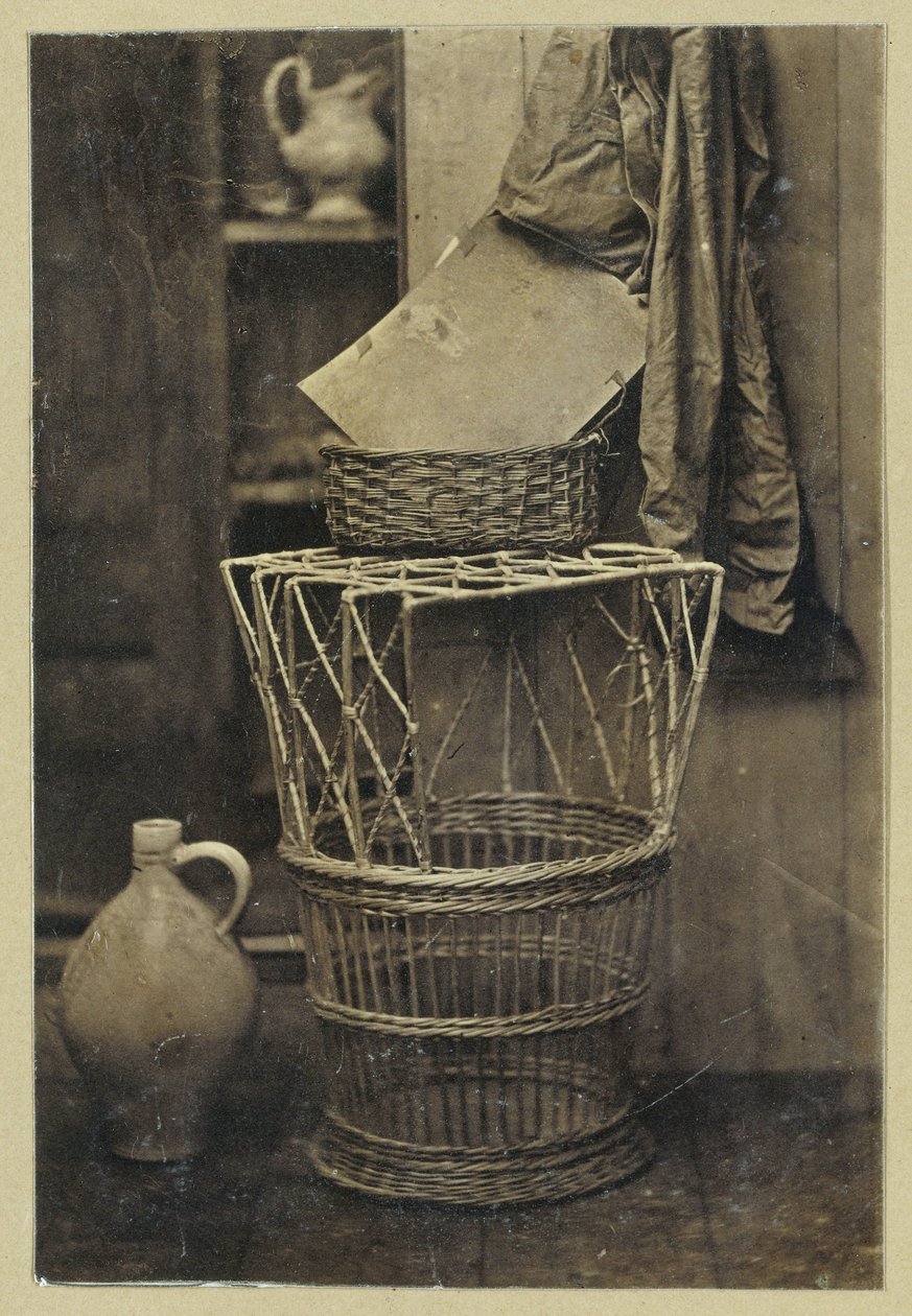 Csendélet kosárral, kancsóval, kancsóval és portfólióval alkotó: Eduard Isaac Asser