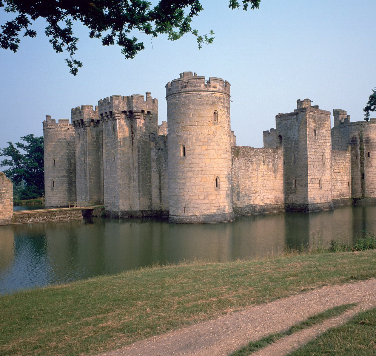 Bodiam vára, 14. század alkotó: Edward Dalyngrigge
