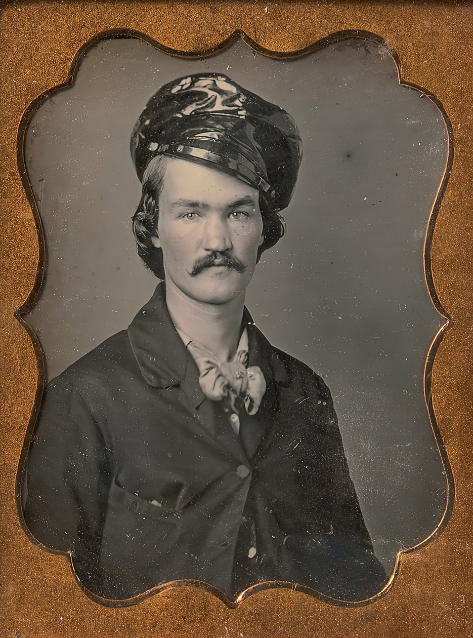 Bajuszos férfi olajbőr kalapot viselő, 1854-55. alkotó: Edward M. Tyler