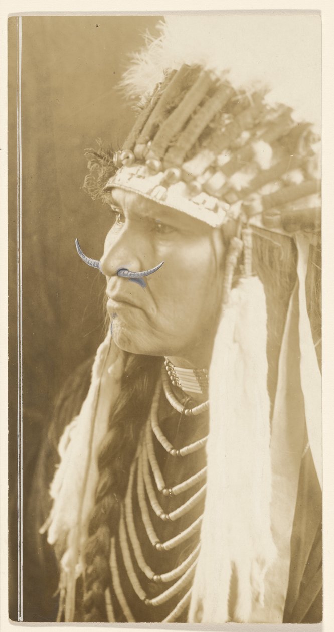 [A piercing orr] alkotó: Edward S. Curtis